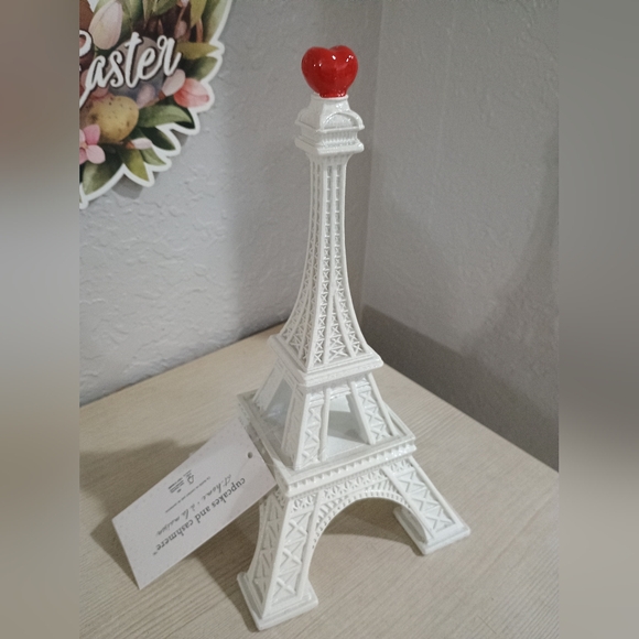 Heart Valentine's Eiffel Tower Cupcakes & Cashmere NEW - Picture 3 of 4
